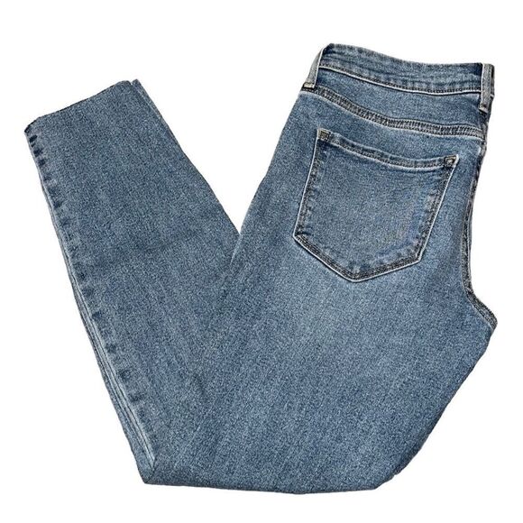 Old Navy Mid-Rise Destructed Super Skinny Jeans - Picture 4 of 15